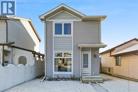 115 Castlegreen Close NE Calgary AB T3J1Y6