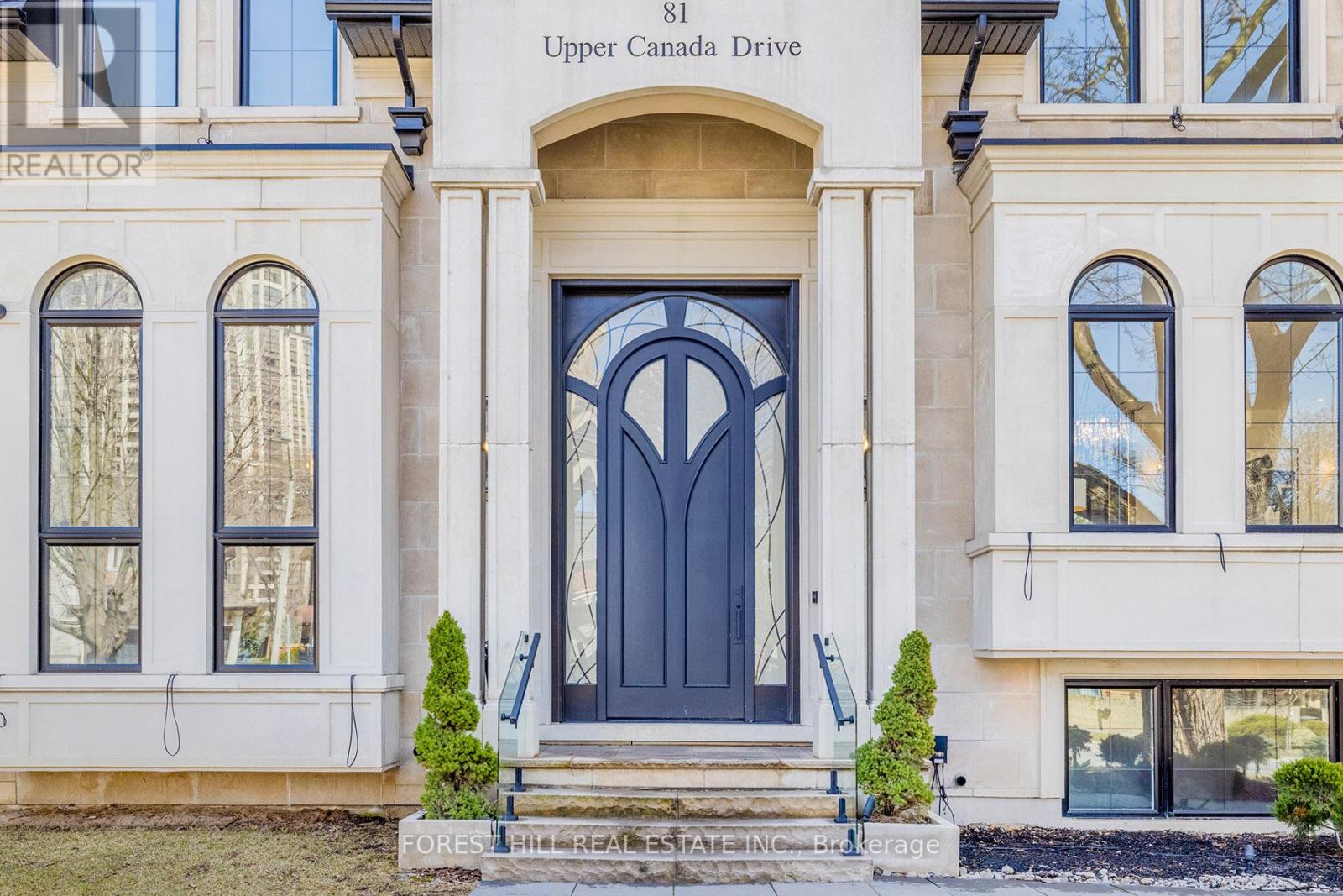 81 UPPER CANADA DRIVE