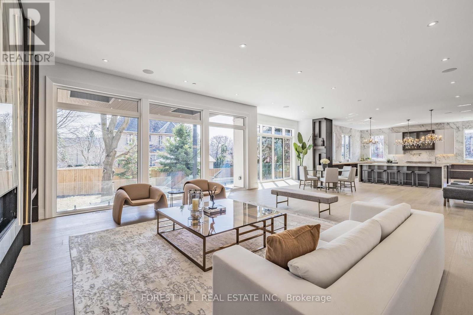 81 UPPER CANADA DRIVE