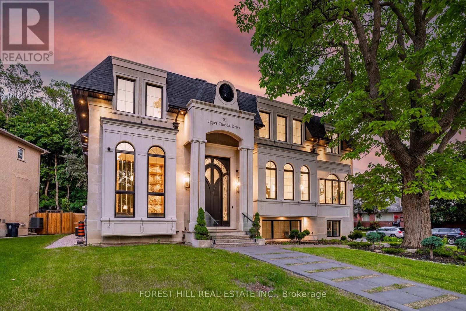 81 UPPER CANADA DRIVE