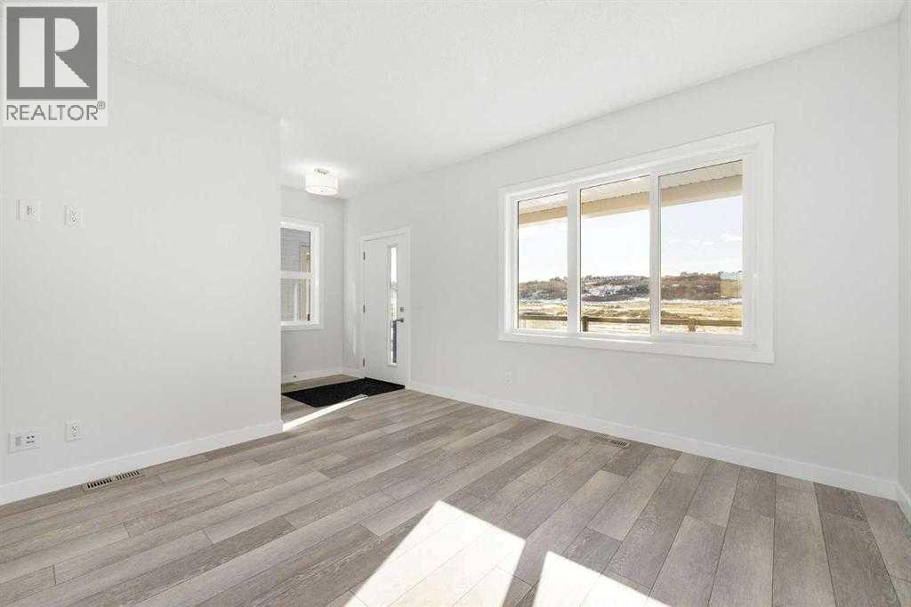 526 Wolf Willow Boulevard SE