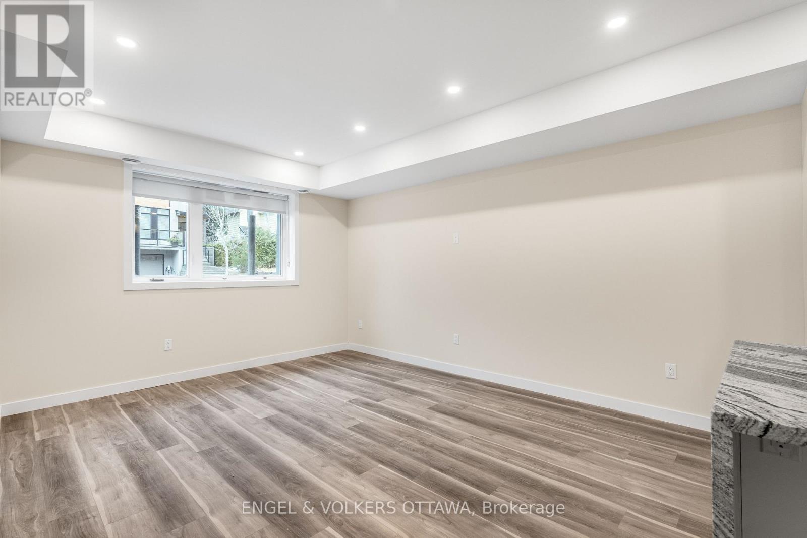 C - 193 HOPEWELL AVENUE