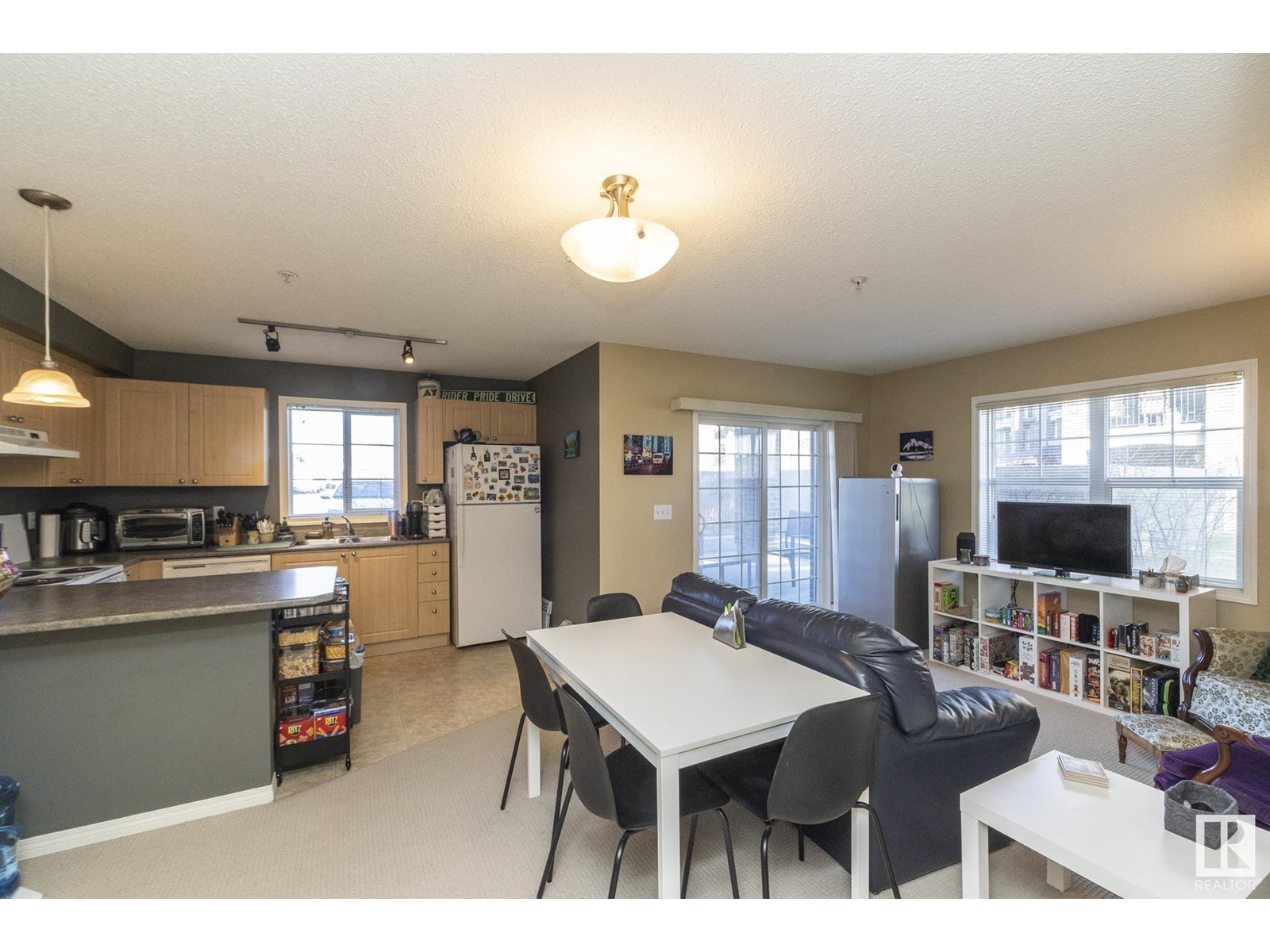 #101 630 MCALLISTER LO SW