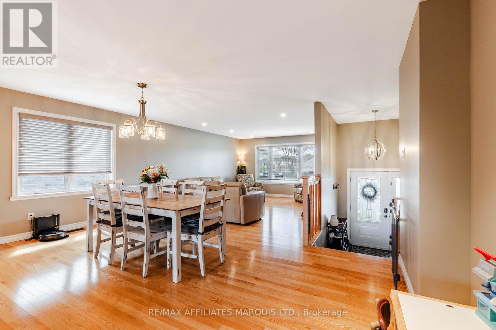 100 FORESTDALE CRESCENT