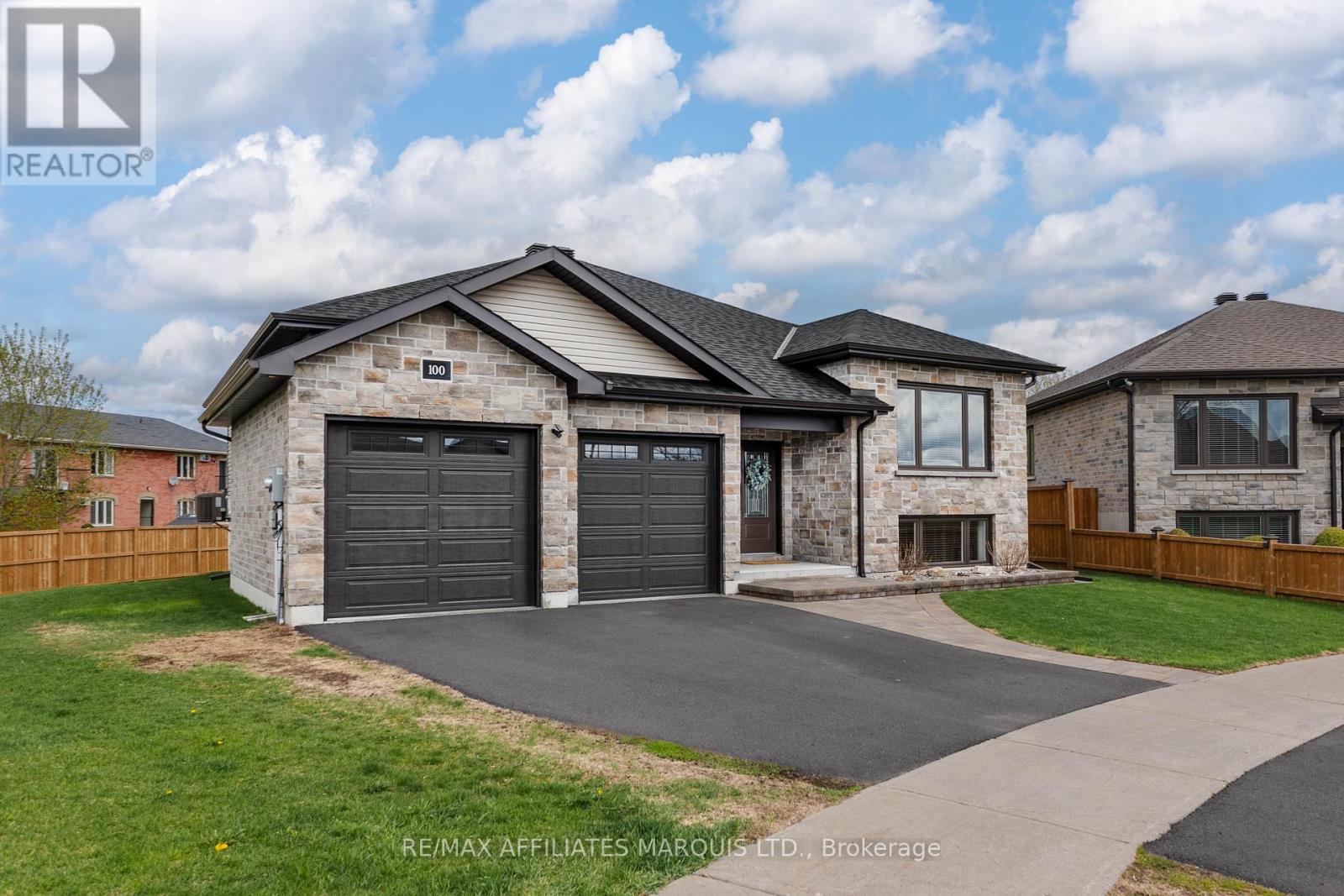 100 FORESTDALE CRESCENT