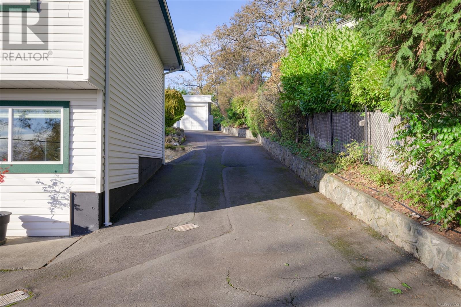 628 Fernhill Rd