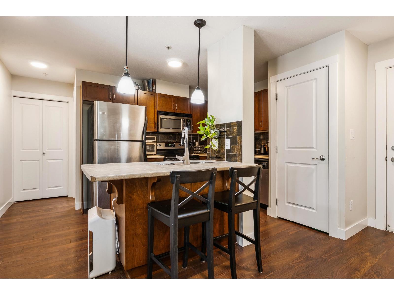 309 2038 SANDALWOOD CRESCENT