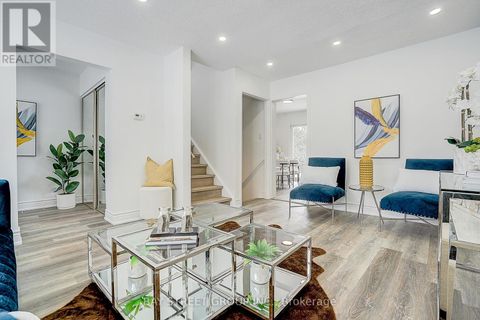 224 HOLLYBERRY TRAIL Toronto (Hillcrest Village) ON M2H2P4