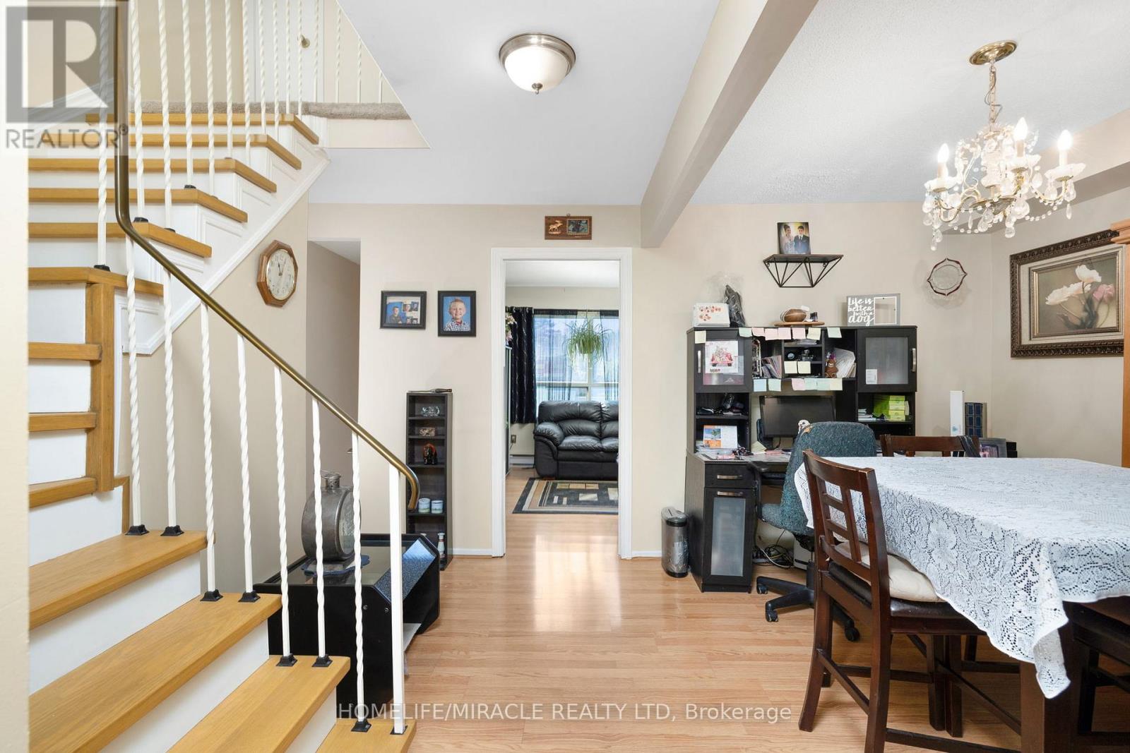 9 - 1945 DENMAR ROAD N