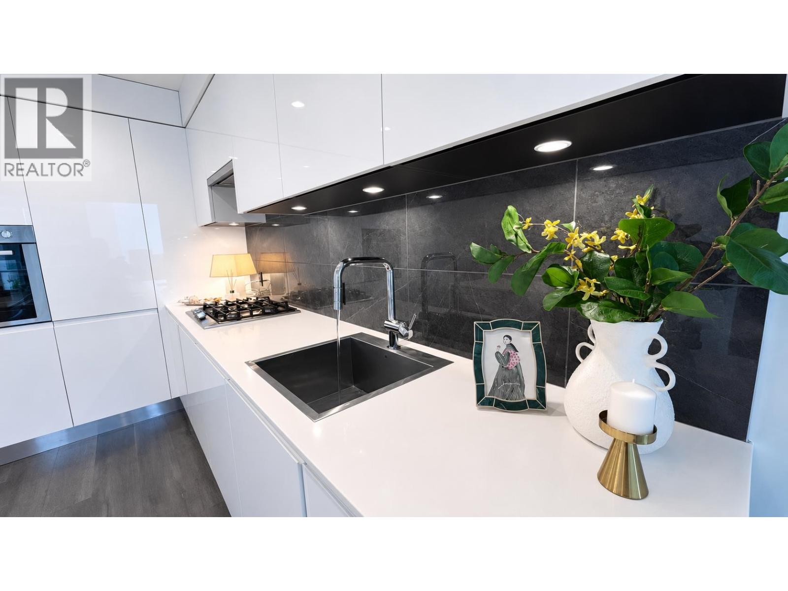 1301 3888 EVERGREEN PLACE