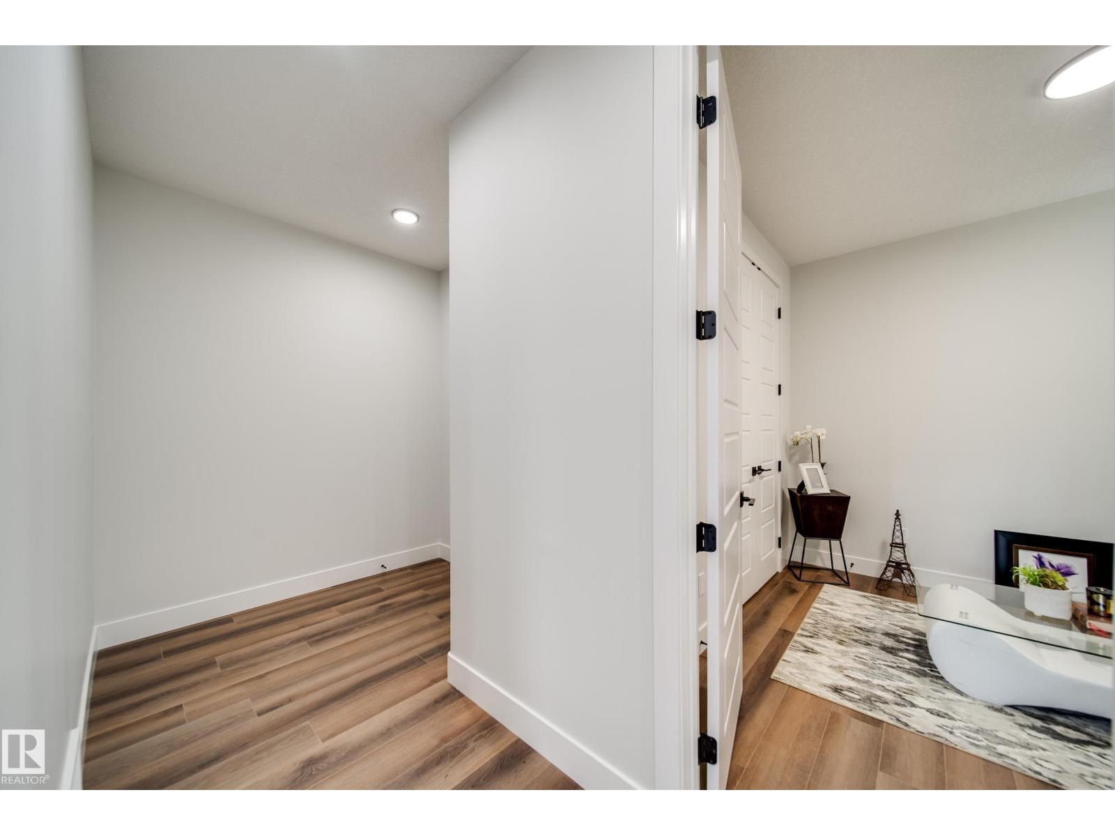8808 183 AV NW