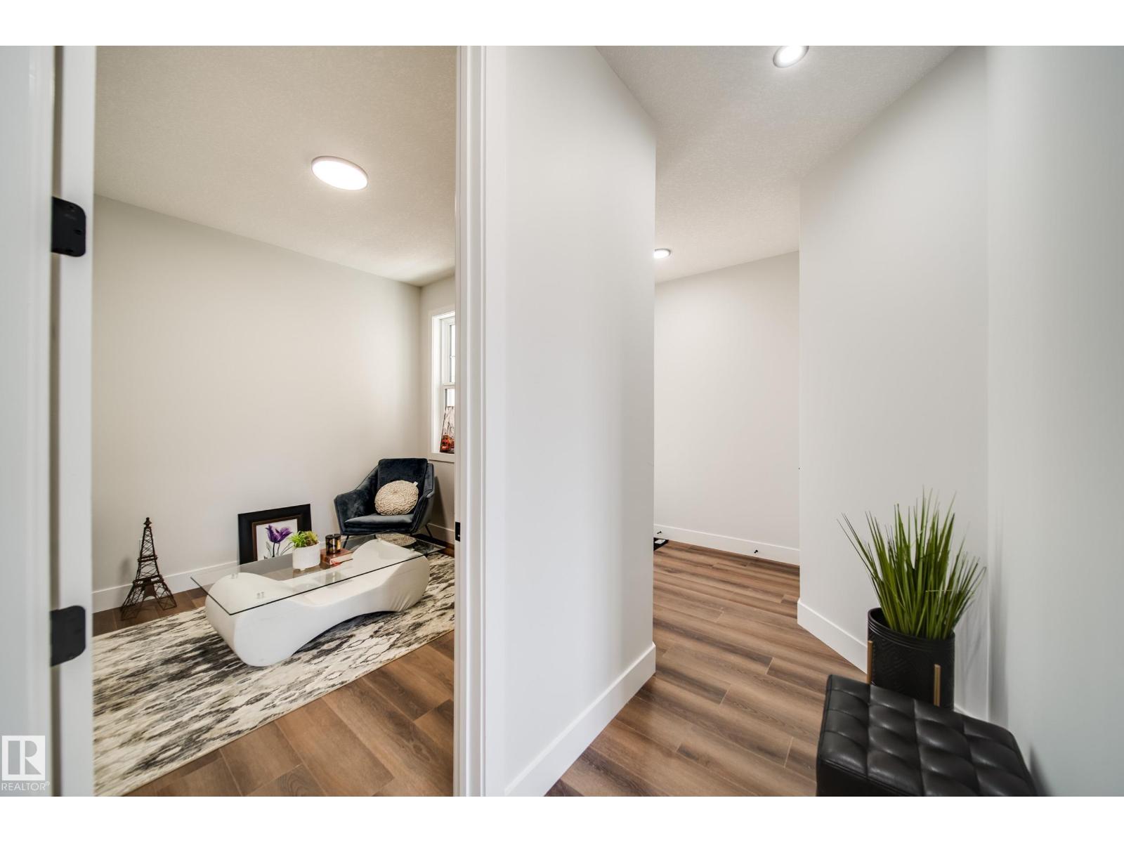 8808 183 AV NW
