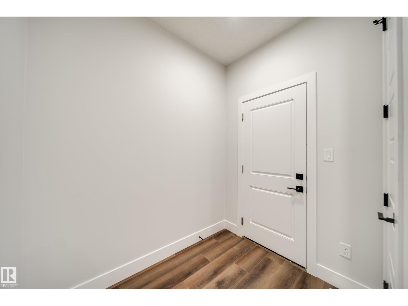 8808 183 AV NW