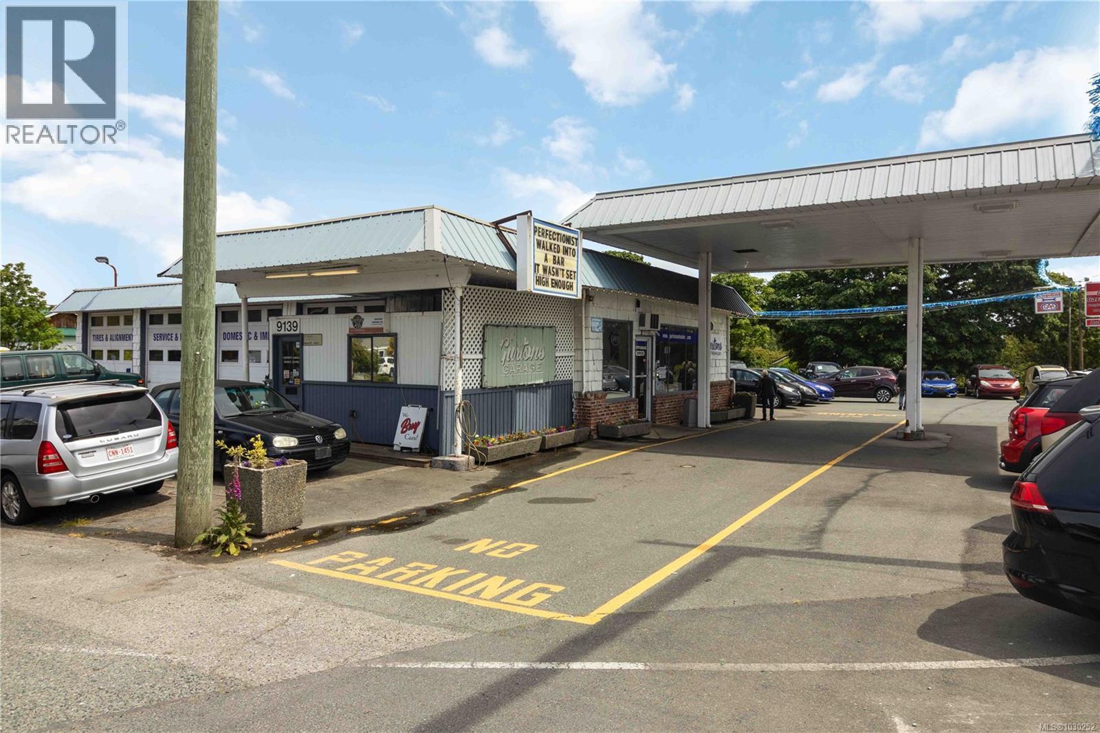 9139 East Saanich Rd