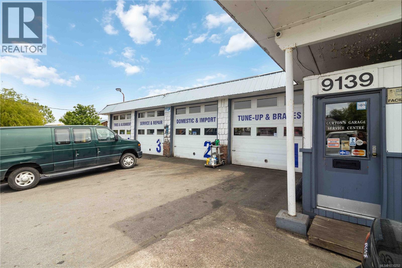 9139 East Saanich Rd