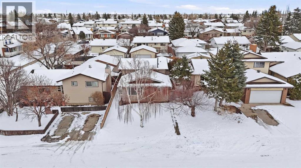 151 Templevale Place NE