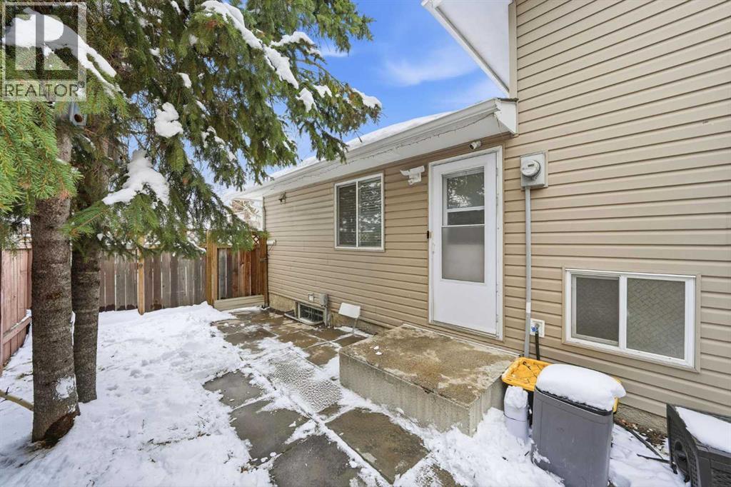 151 Templevale Place NE