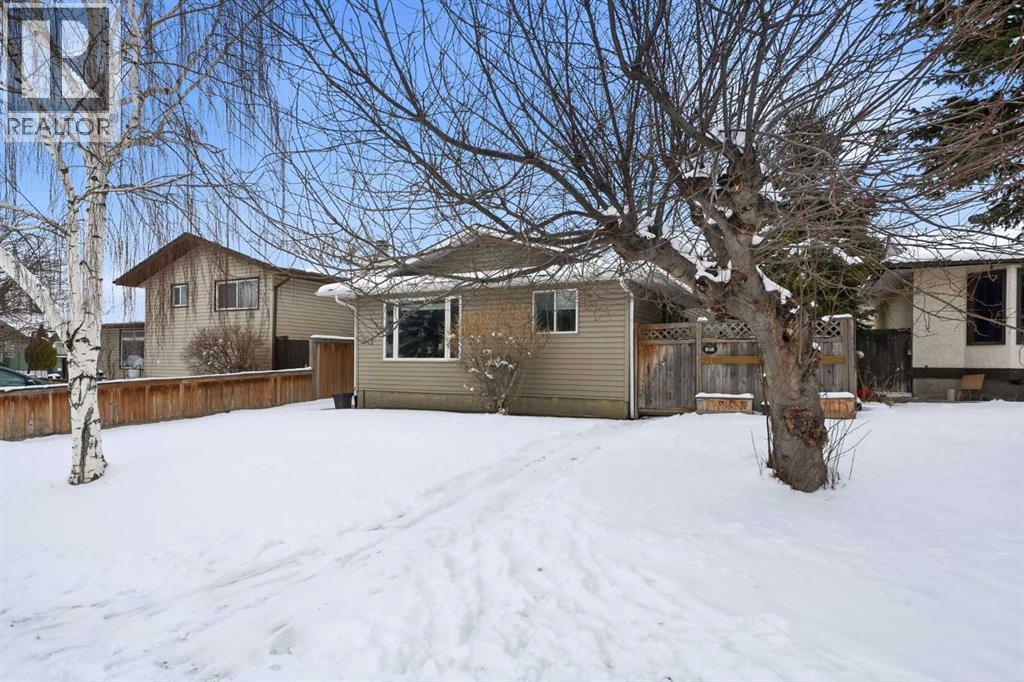 151 Templevale Place NE