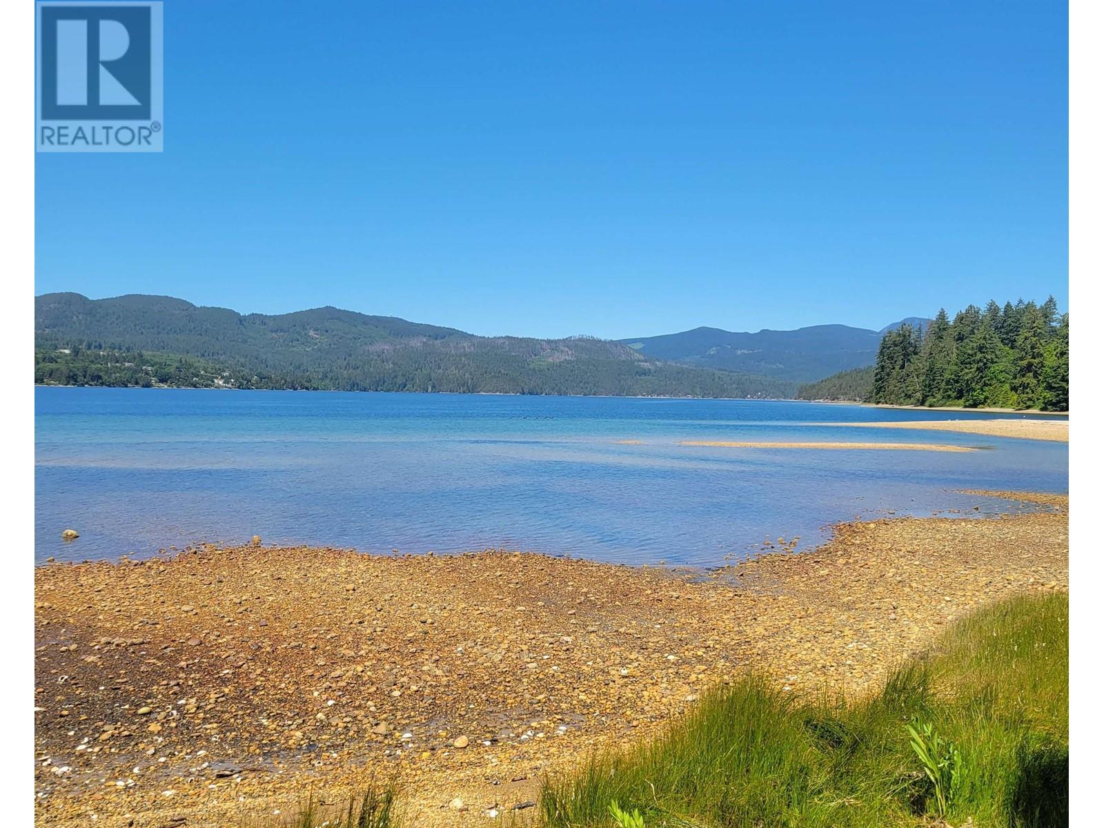 6279-6283 SECHELT INLET ROAD