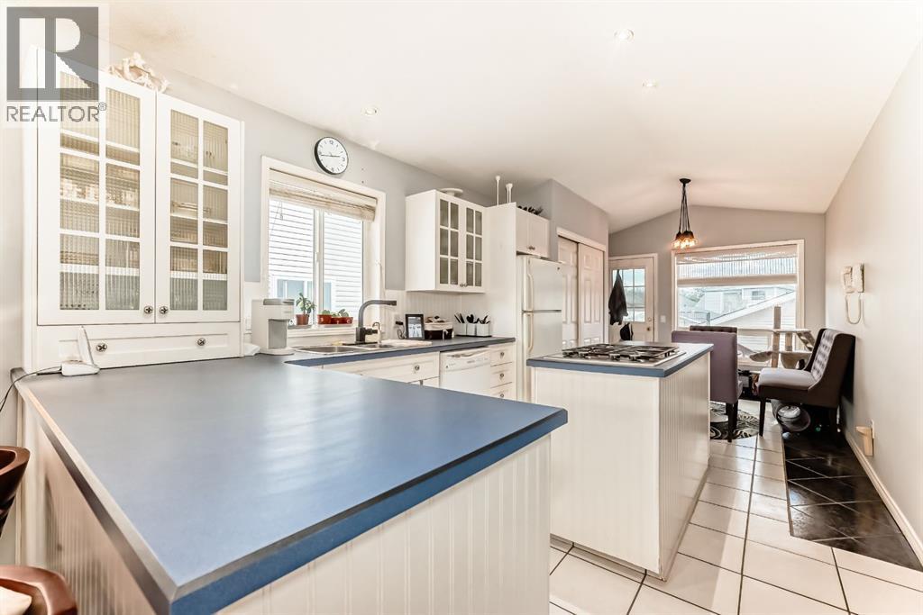 307 Mt Lorette Place SE
