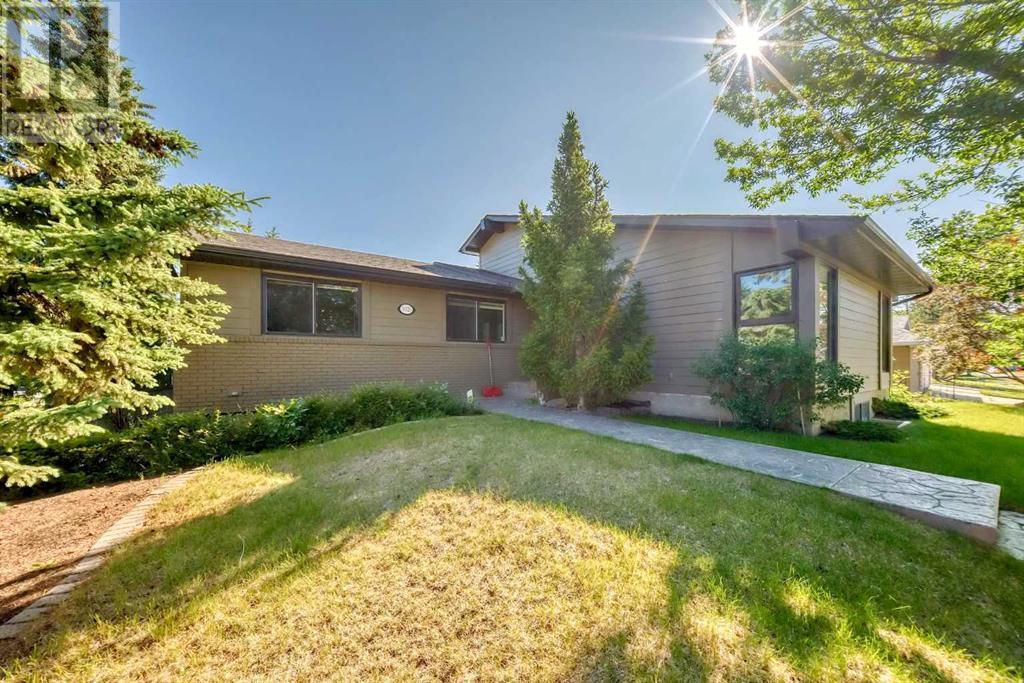 3020 Palliser Drive SW