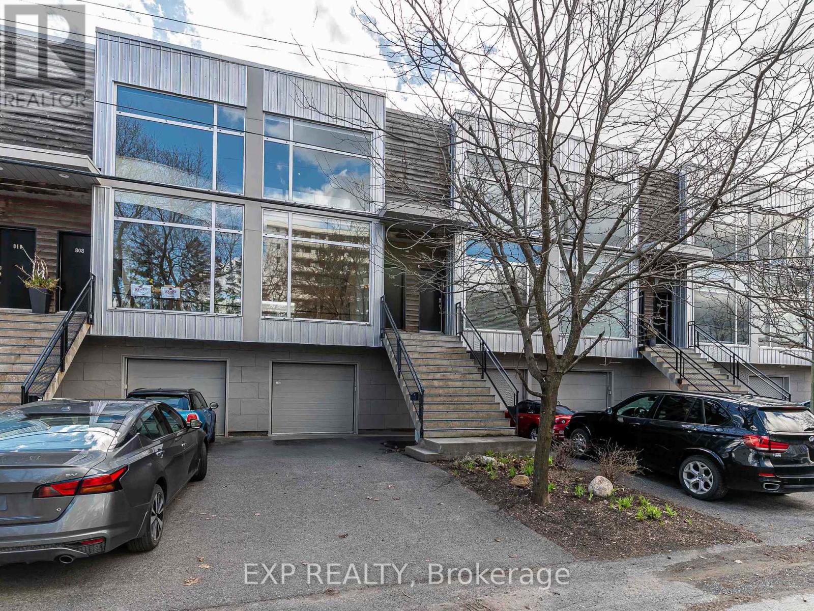 806 HIGH STREET