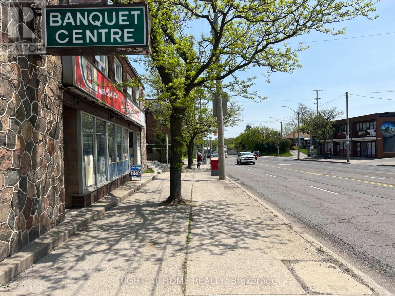 353 QUEENSTON ROAD