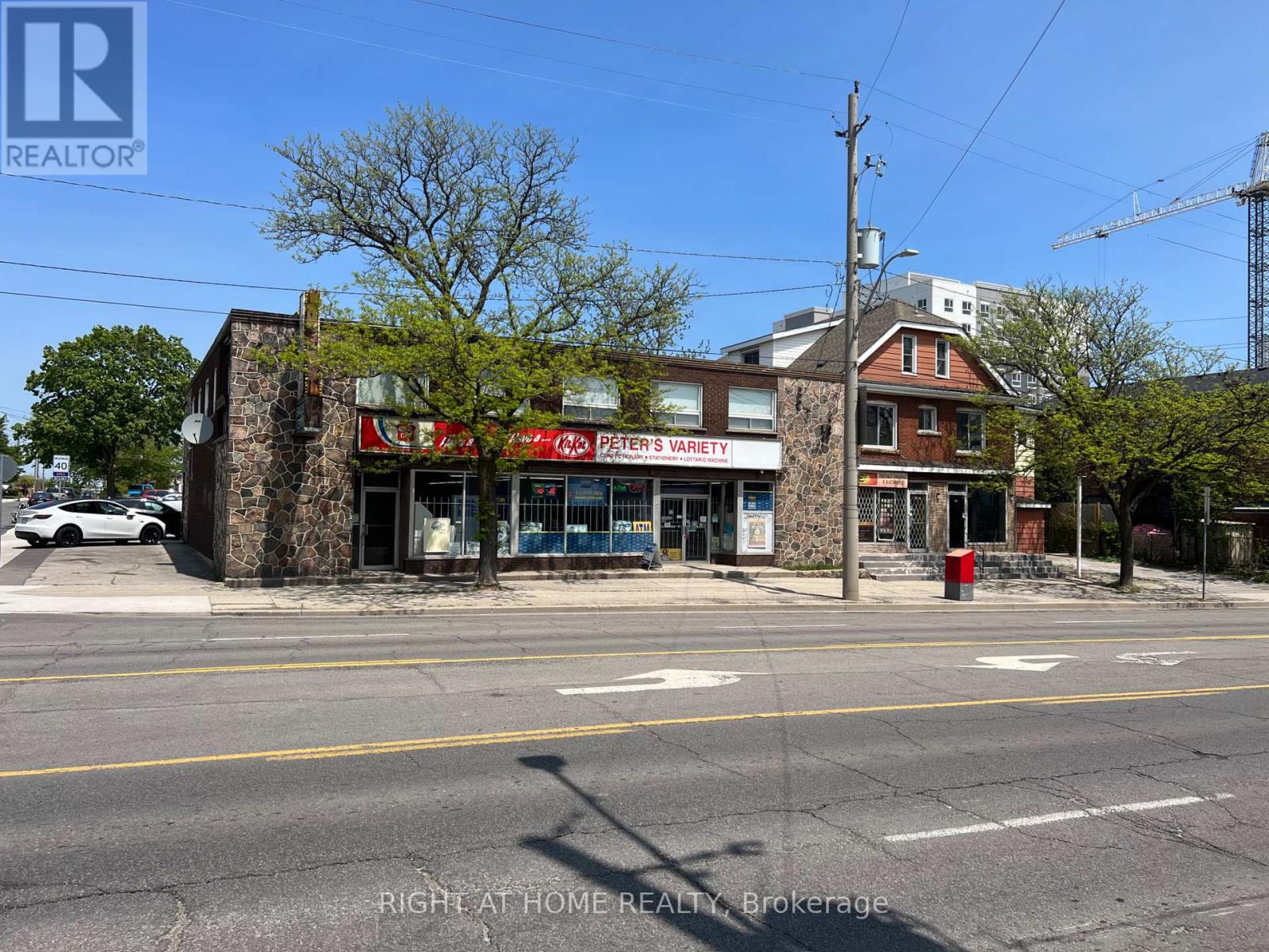 353 QUEENSTON ROAD