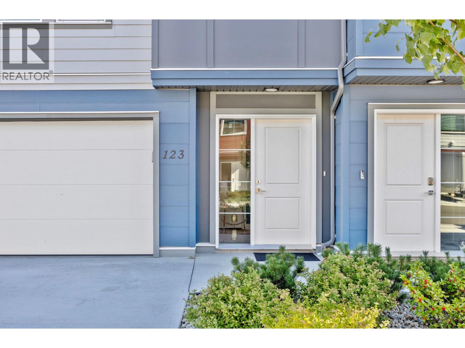 4025 Gellatly Road S Unit# 123