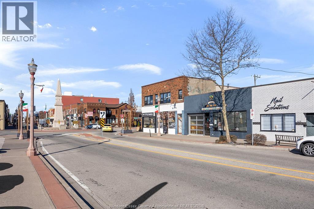 914 ERIE STREET East