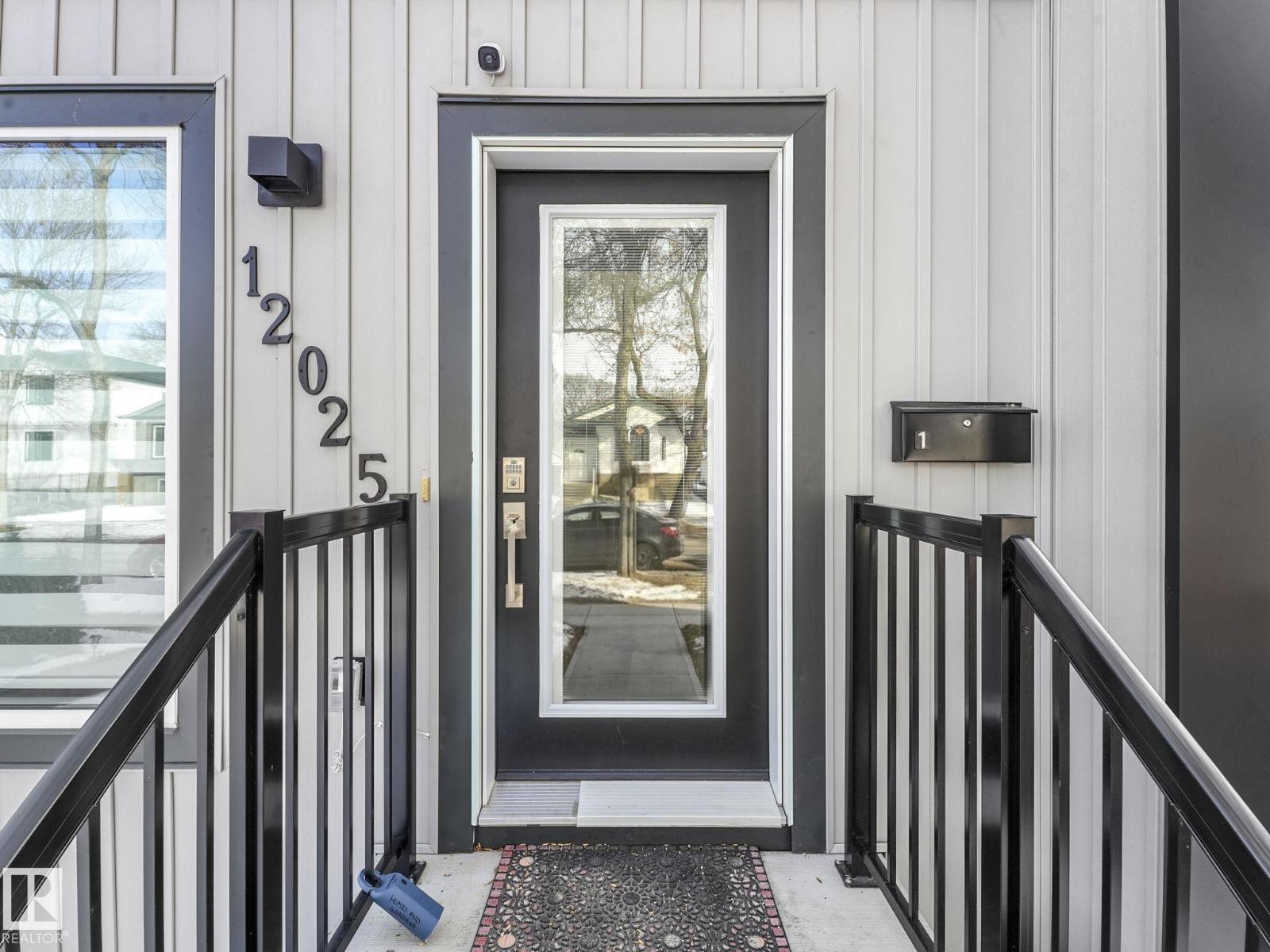 #1 12025 92 ST NW NW