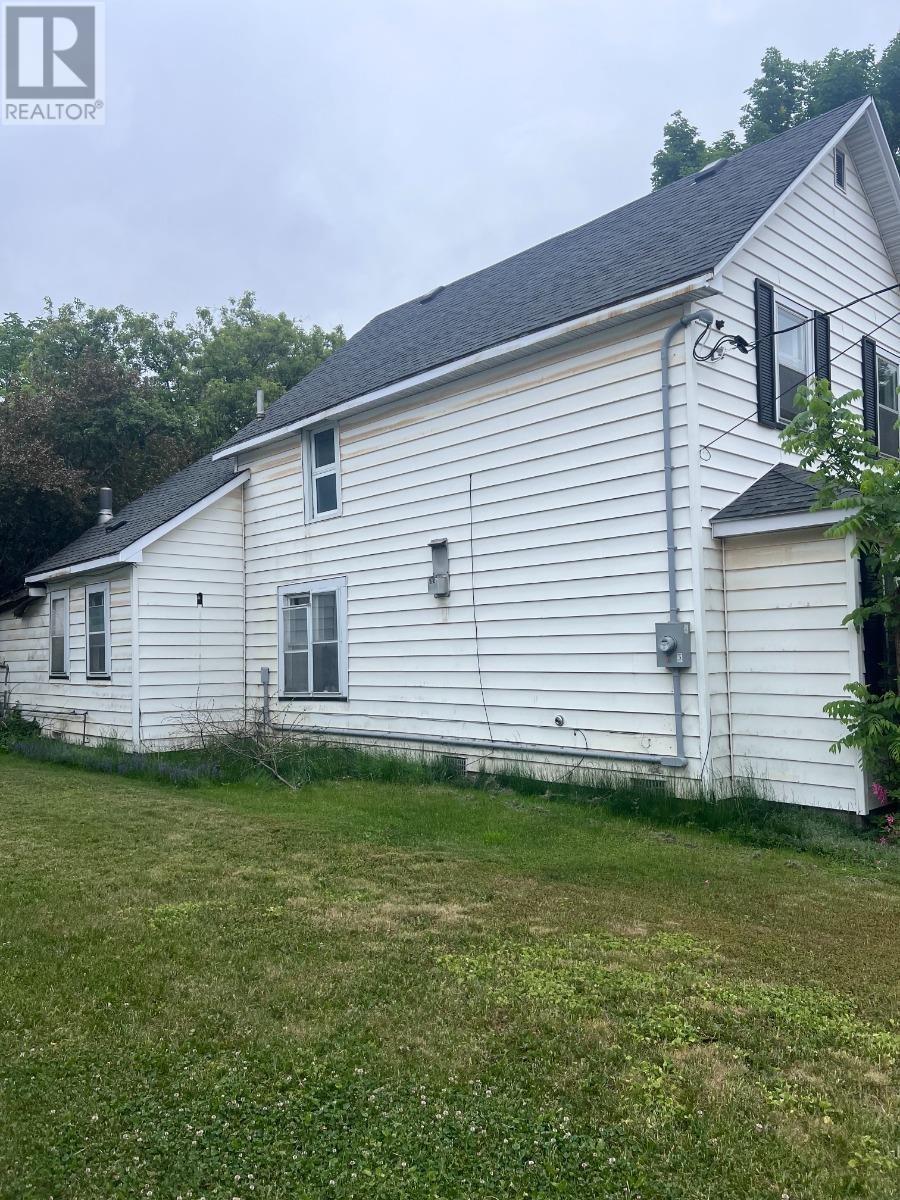 Homes for Sale Sault Ste. Marie 122 Pilgrim ST