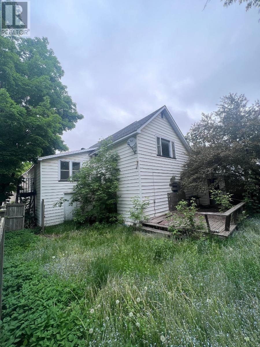 Homes for Sale Sault Ste. Marie 122 Pilgrim ST