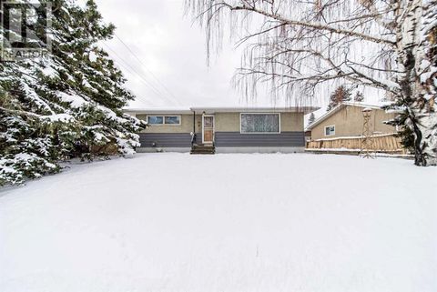 1109 40 Avenue NW Calgary AB T2K0G3