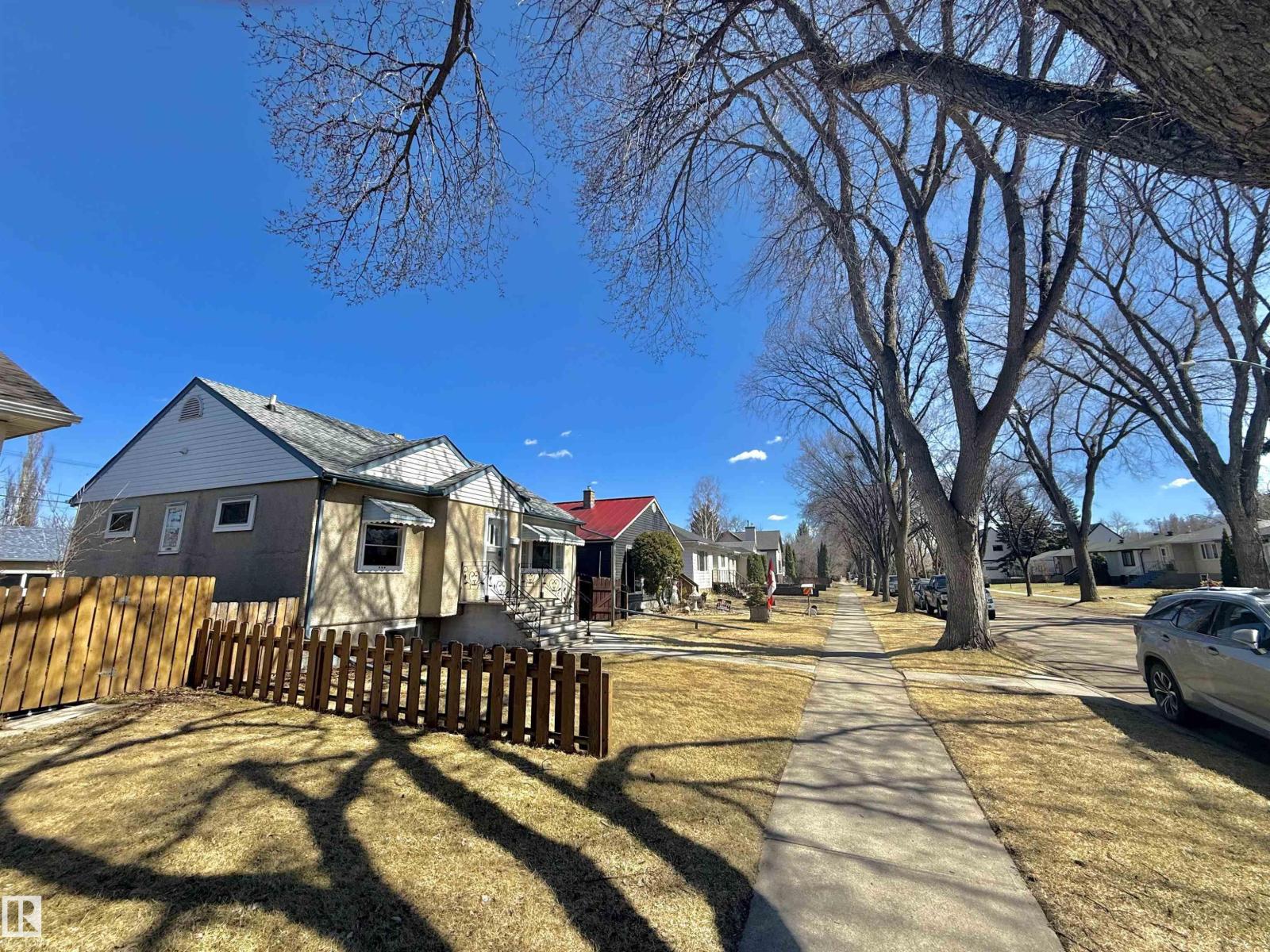 9330 72 AV NW NW