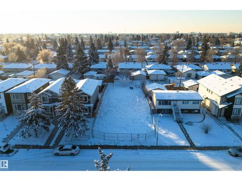 15805 109 AV NW Edmonton AB T5P1B5