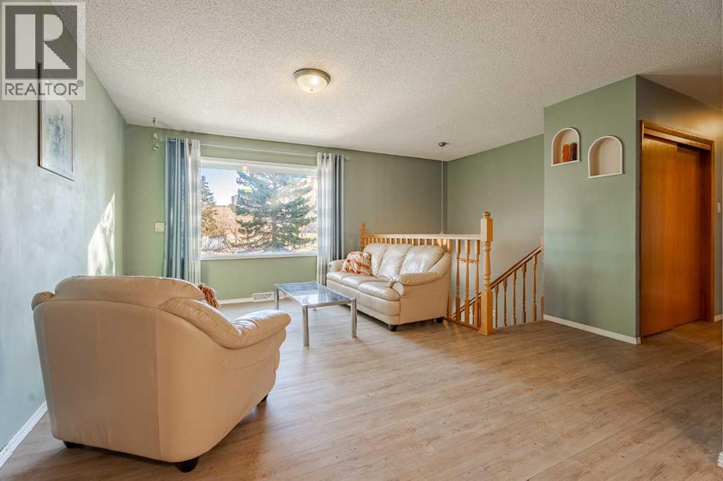 3152 Blakiston Drive NW