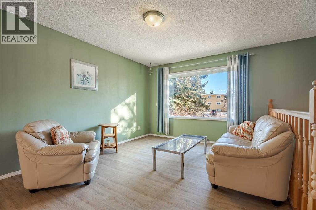 3152 Blakiston Drive NW