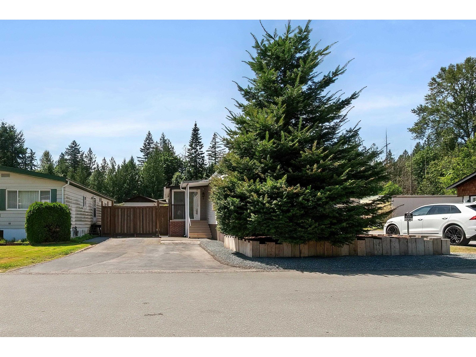 55 46511 CHILLIWACK LAKE ROAD|Chilliwack River Valley