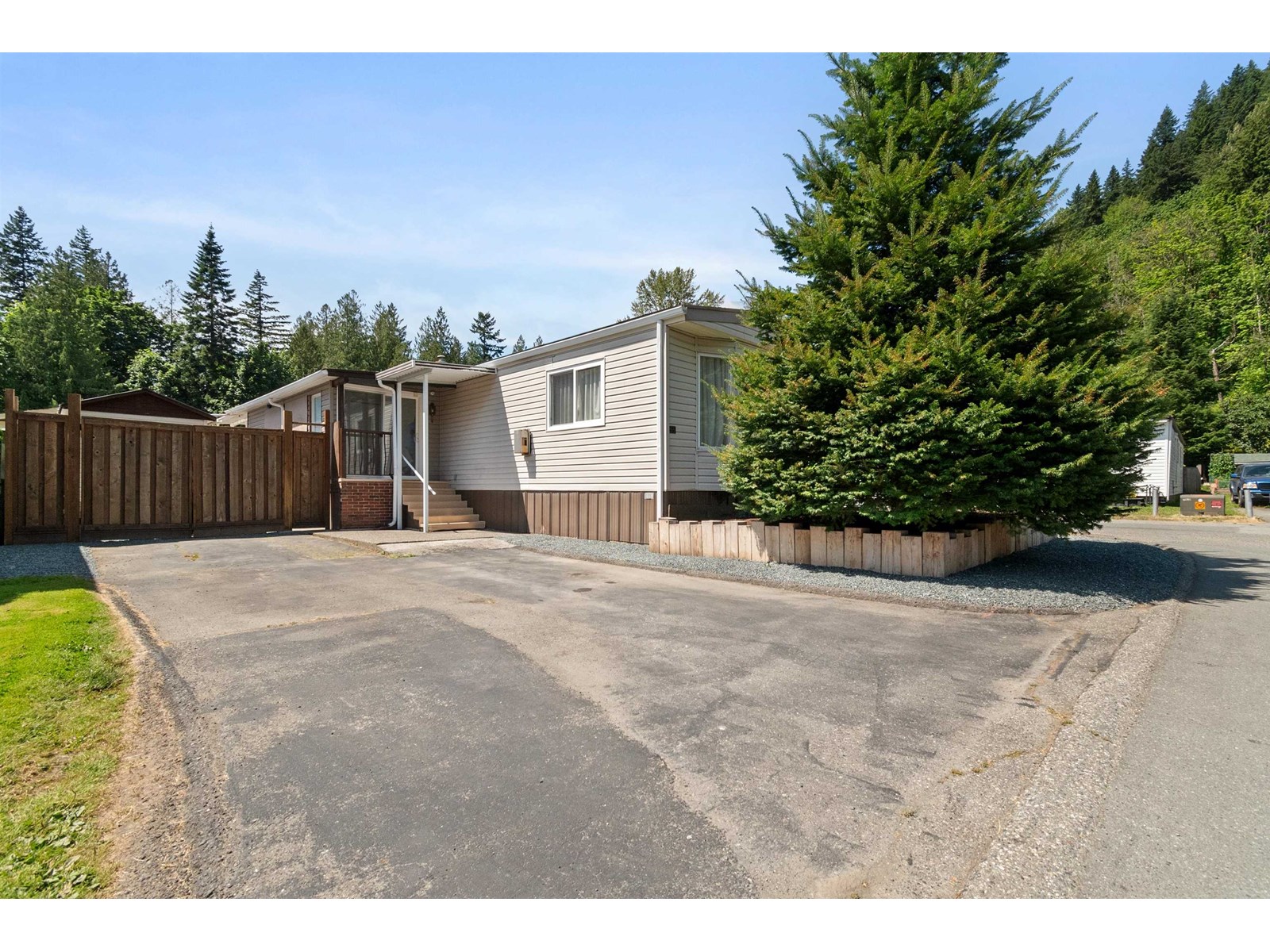 55 46511 CHILLIWACK LAKE ROAD|Chilliwack River Valley