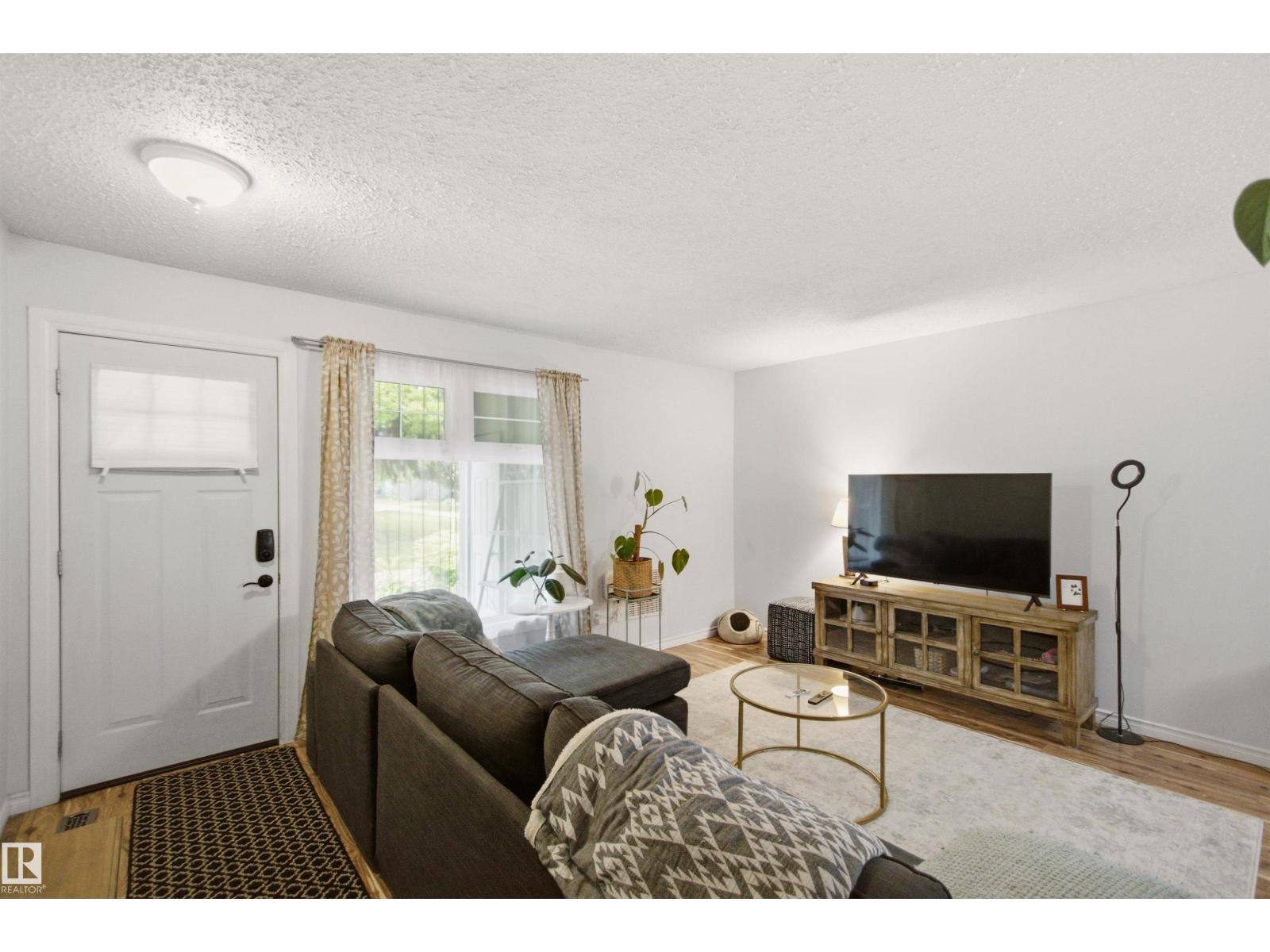 5786 172 ST NW