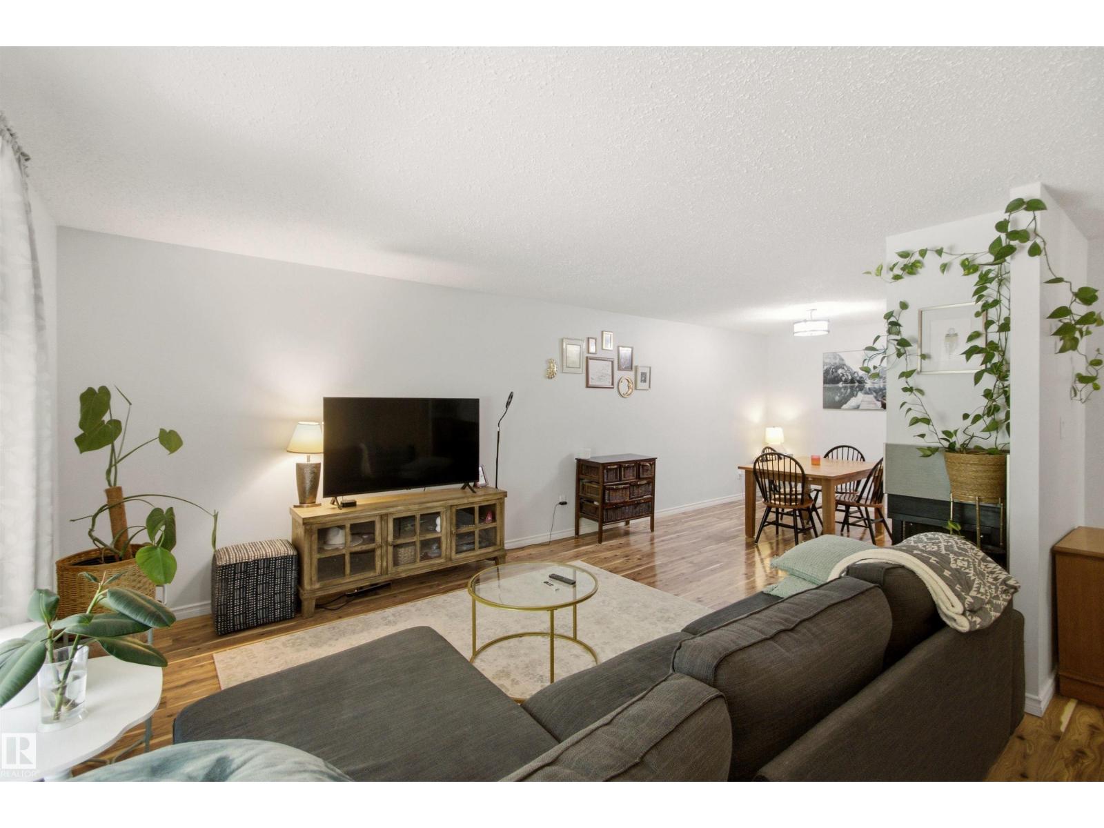 5786 172 ST NW