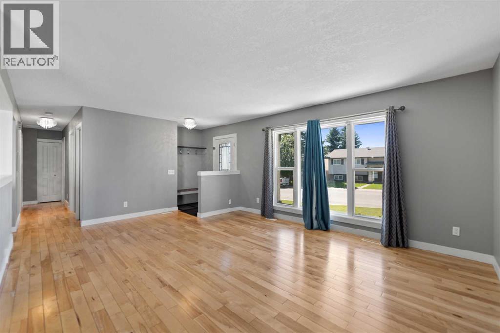 136 Maitland Drive NE