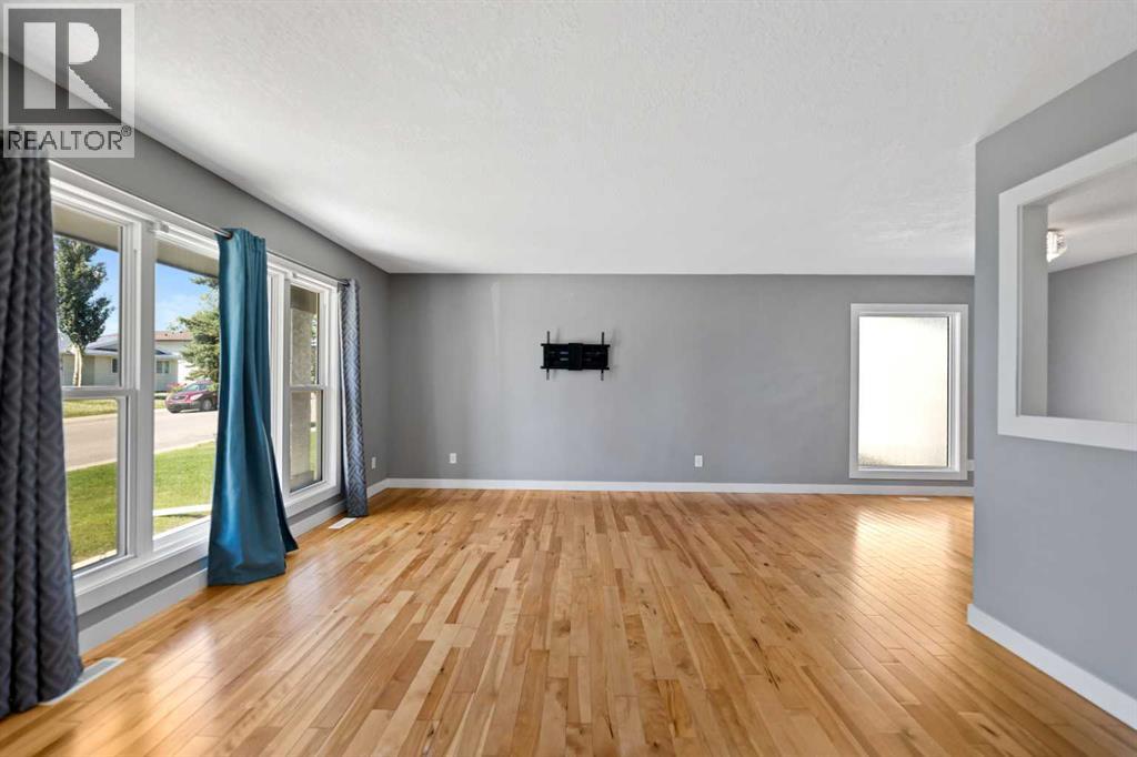 136 Maitland Drive NE