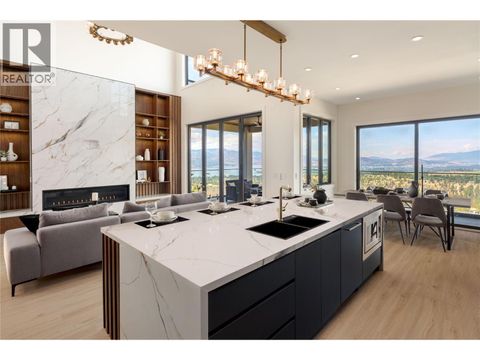 1016 EMSLIE Street Kelowna BC V1W0C3