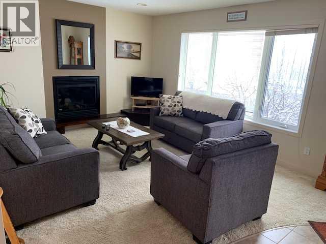 749 Blackfoot Terrace W