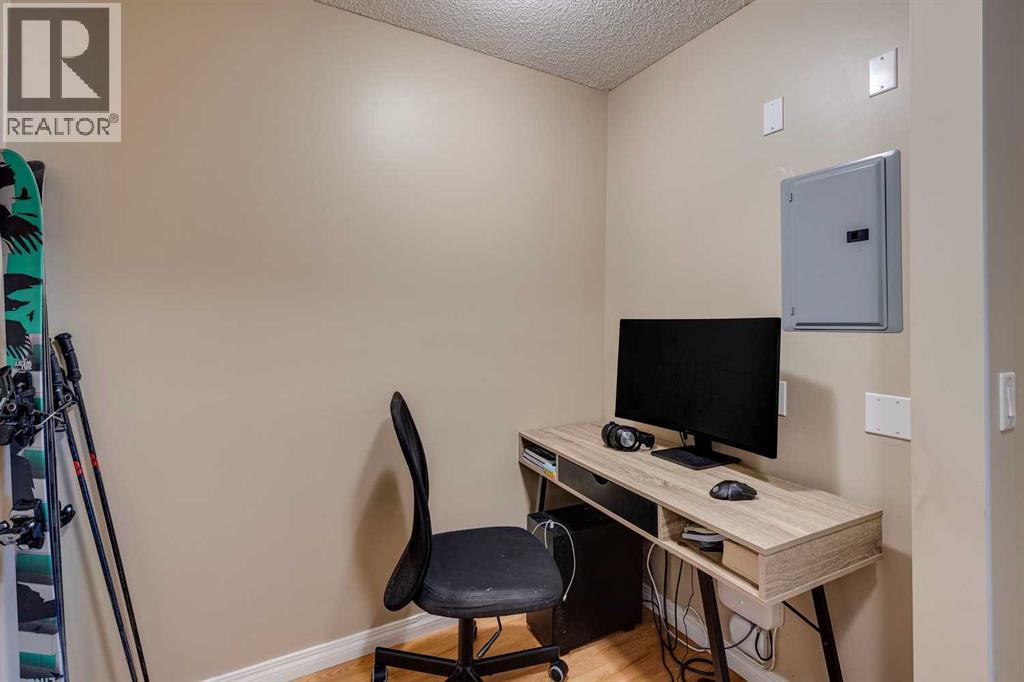 329, 22 Richard Place SW