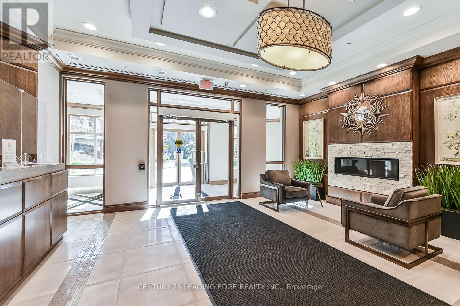 305 - 68 MAIN STREET N
