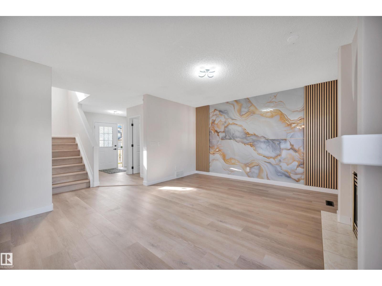 4124 37A AV NW