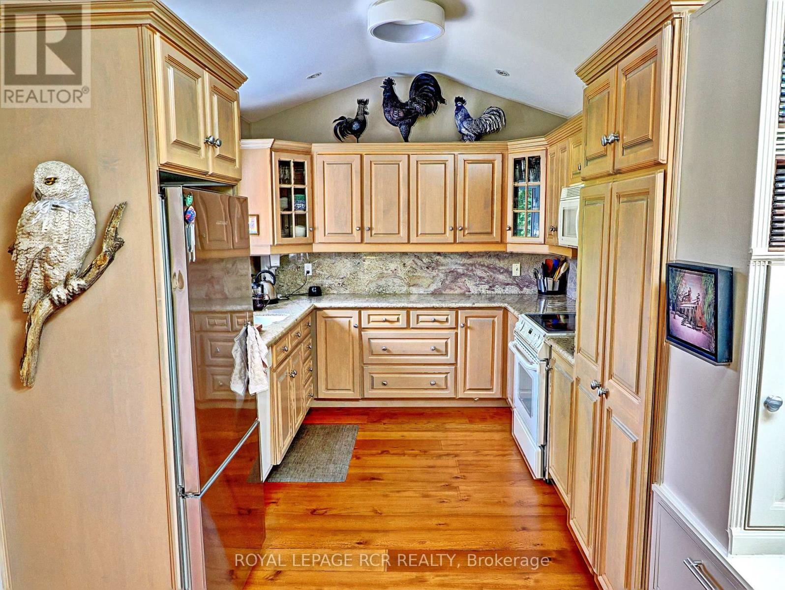 2 - 28 REDDINGTON DRIVE